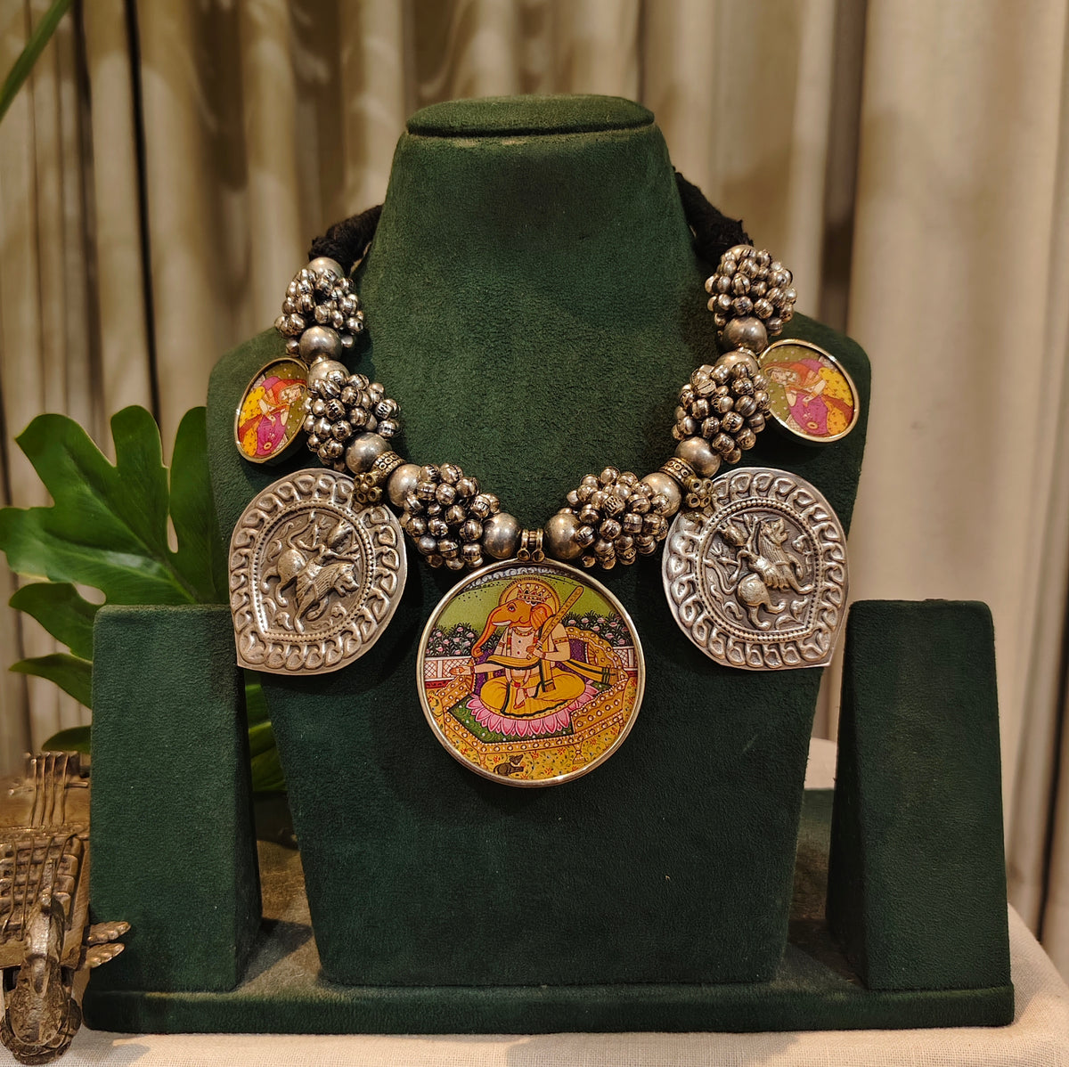 Beautiful Designer Painting Mix Paatri & Ghungroo Gutchha Ball Neckpiece