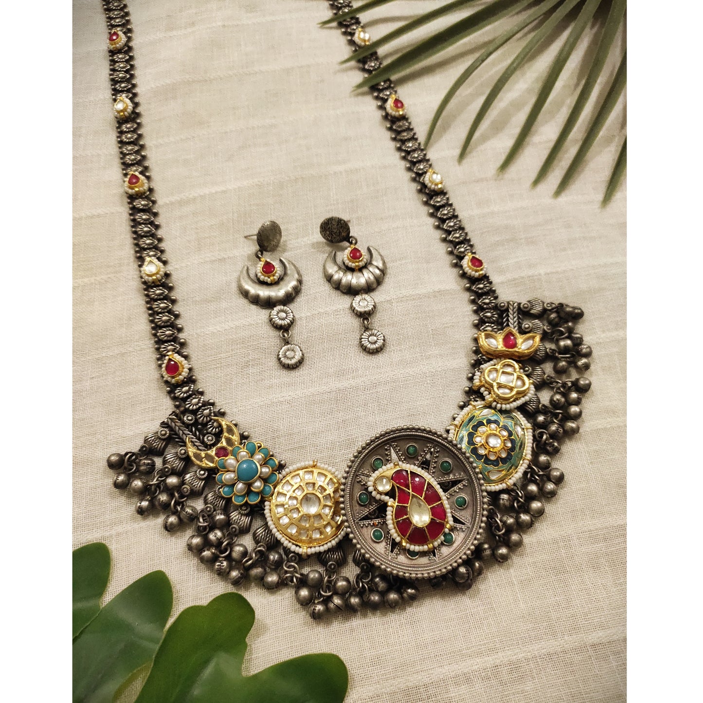Beautiful Designer Kundan Detailing Necklace With Earrings