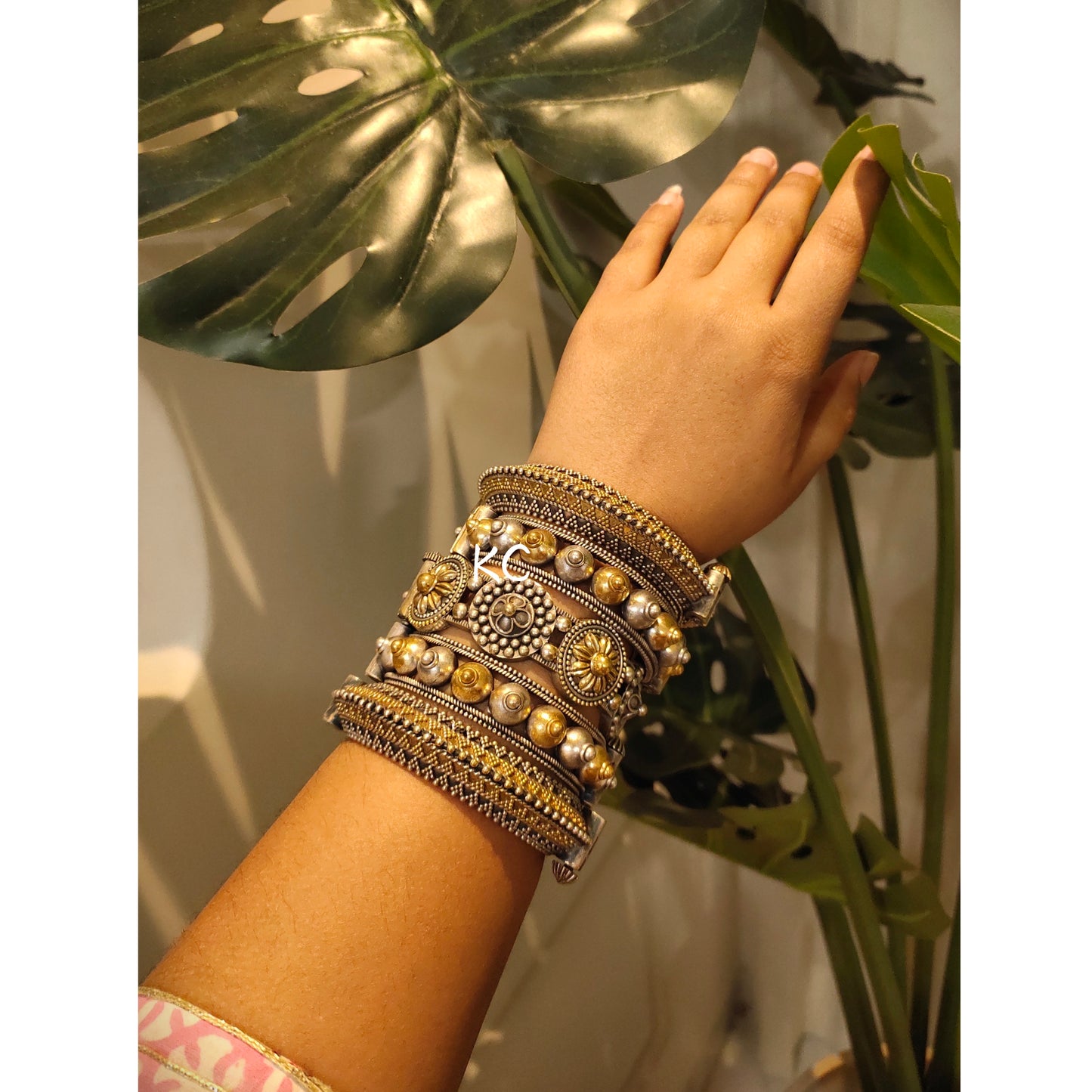 Beautiful Designer Dual Tone Adjustable Kada Set Of 5