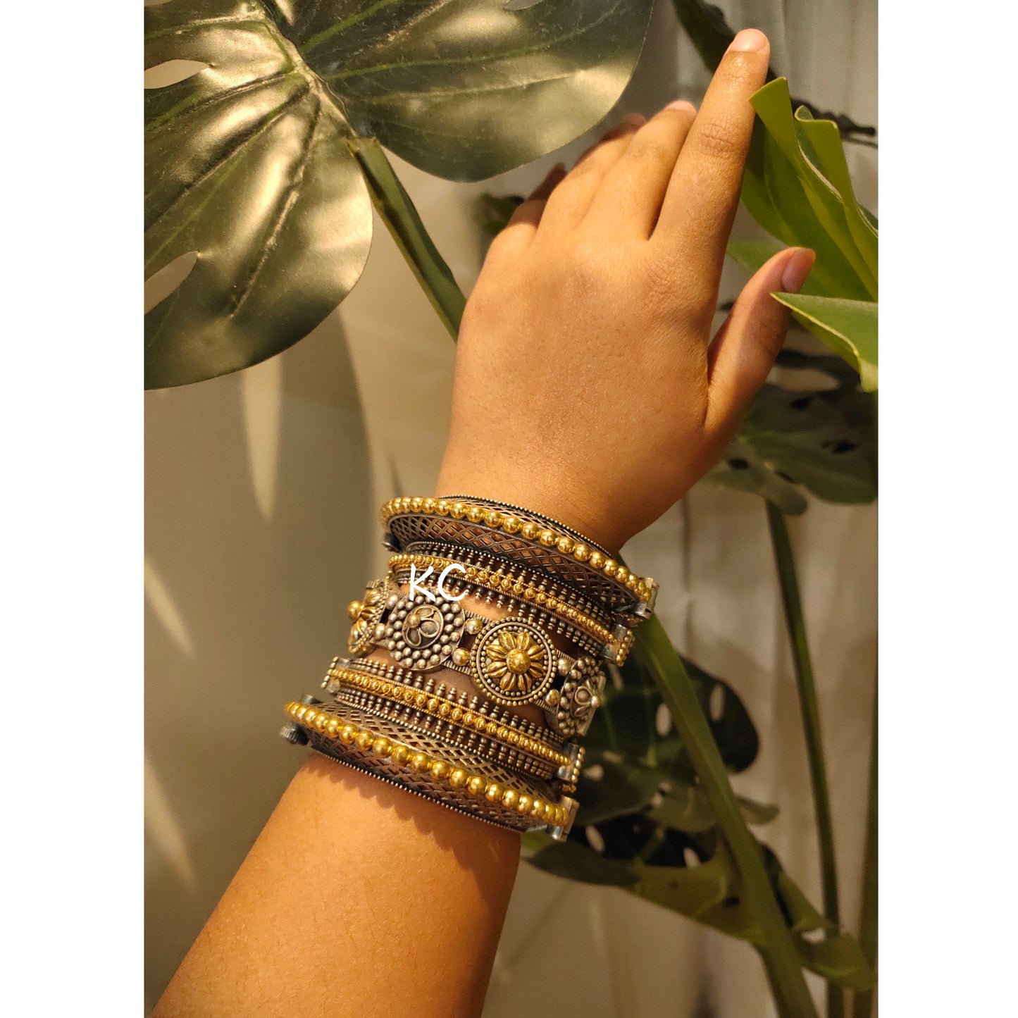 Beautiful Designer Dual Tone Adjustable Kada Set Of 5