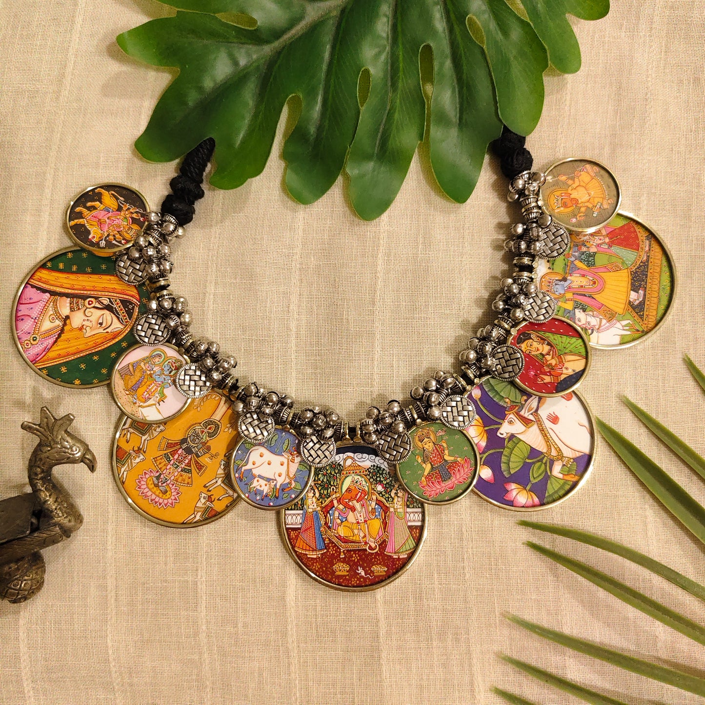 Beautiful Designer Overlapping Painting Mix Neckpiece