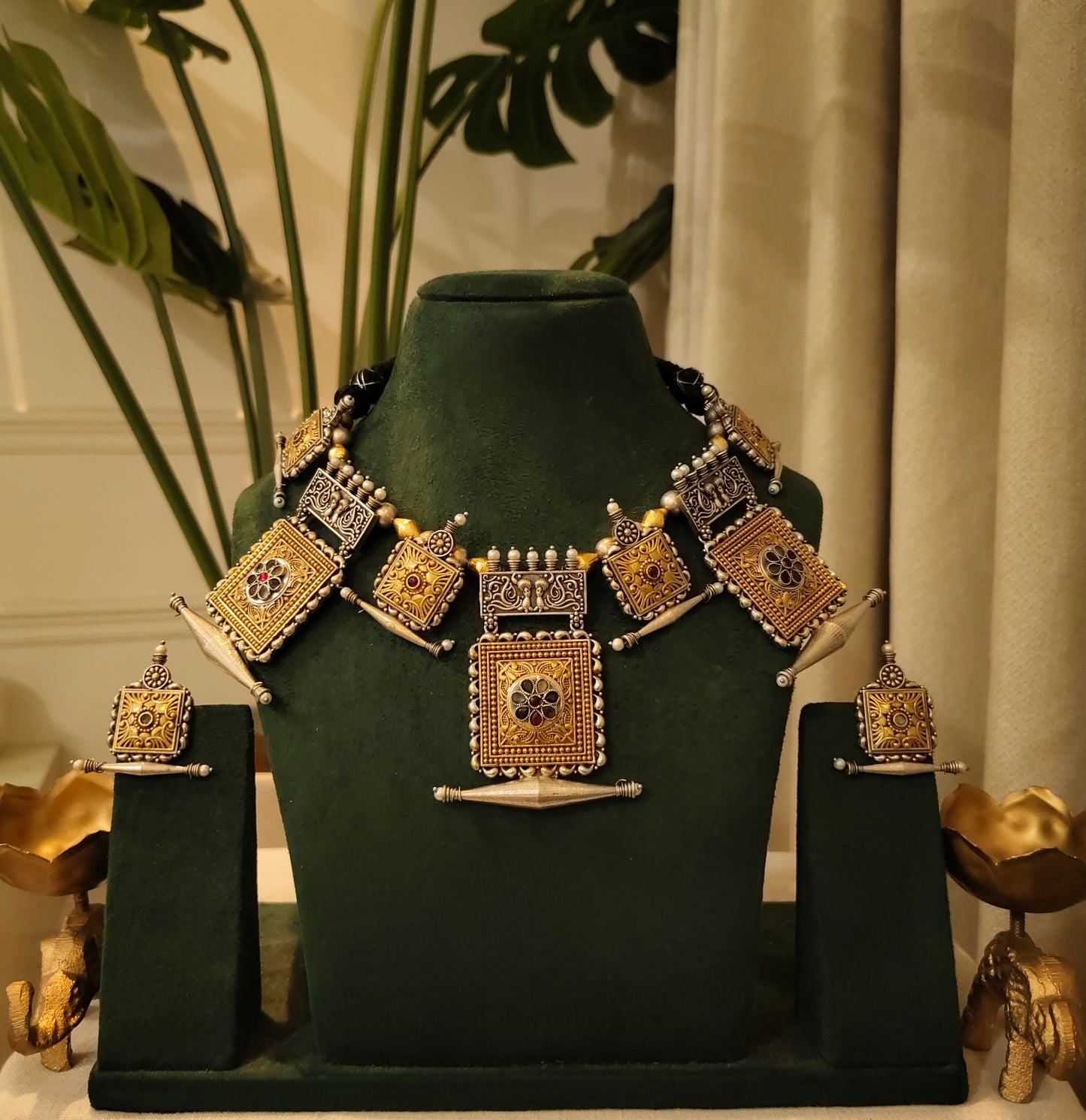 Beautiful Designer Dual Tone Neckpiece With Earrings