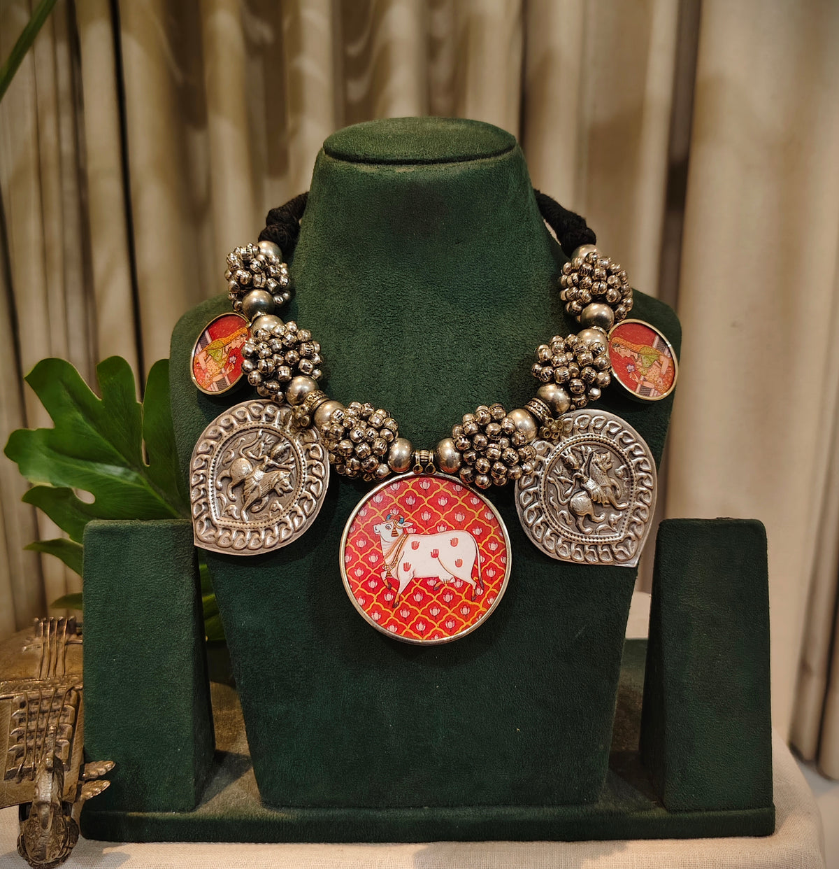Beautiful Designer Painting Mix Paatri & Ghungroo Gutchha Ball Neckpiece