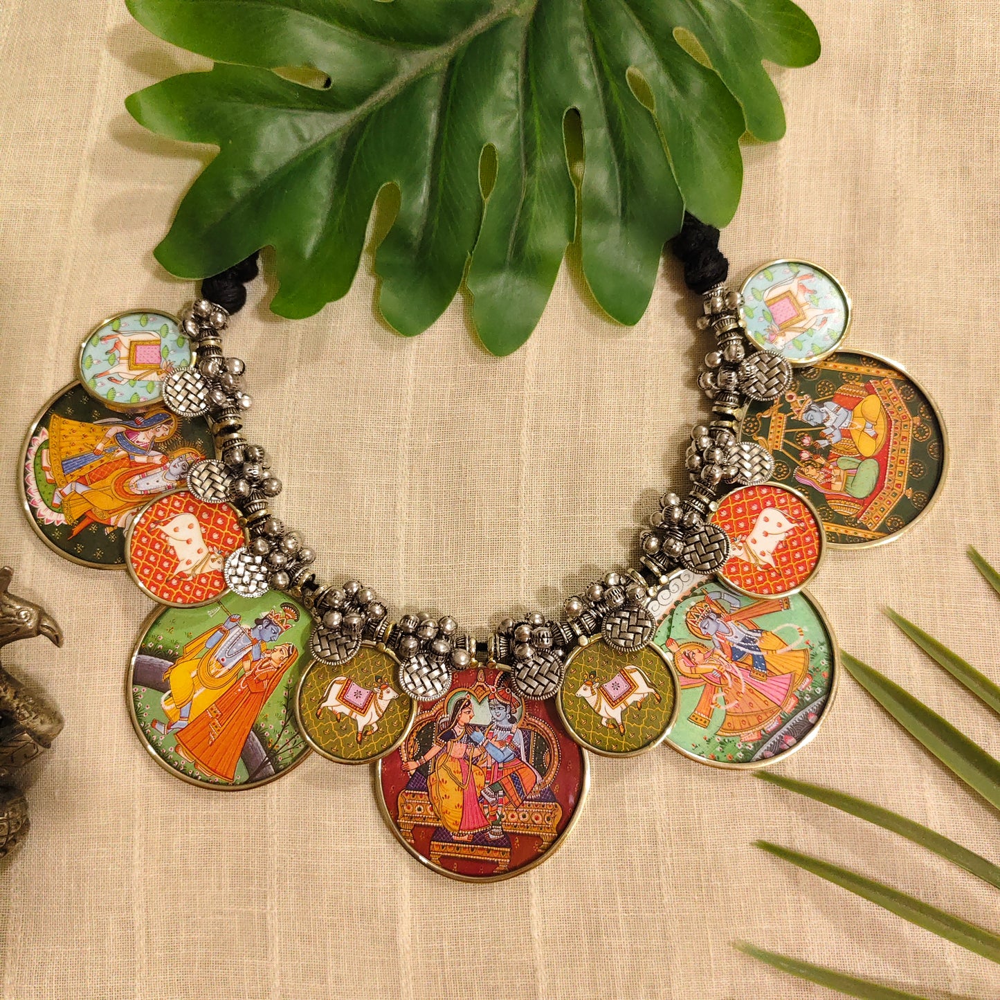 Beautiful Designer Overlapping Painting Mix Neckpiece