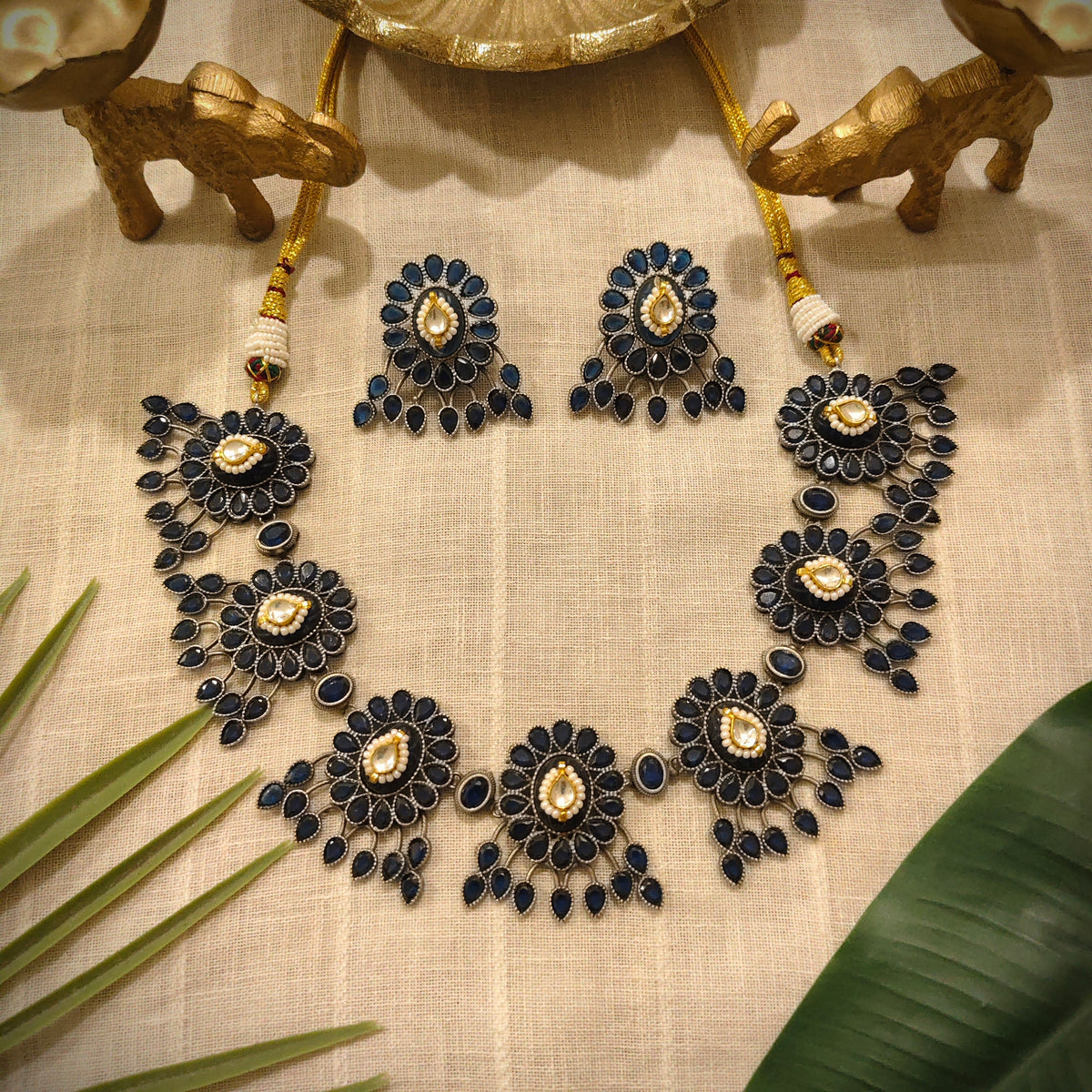 Beautiful Designer Kundan Detailing Stone Embedded Neckpiece With Earrings