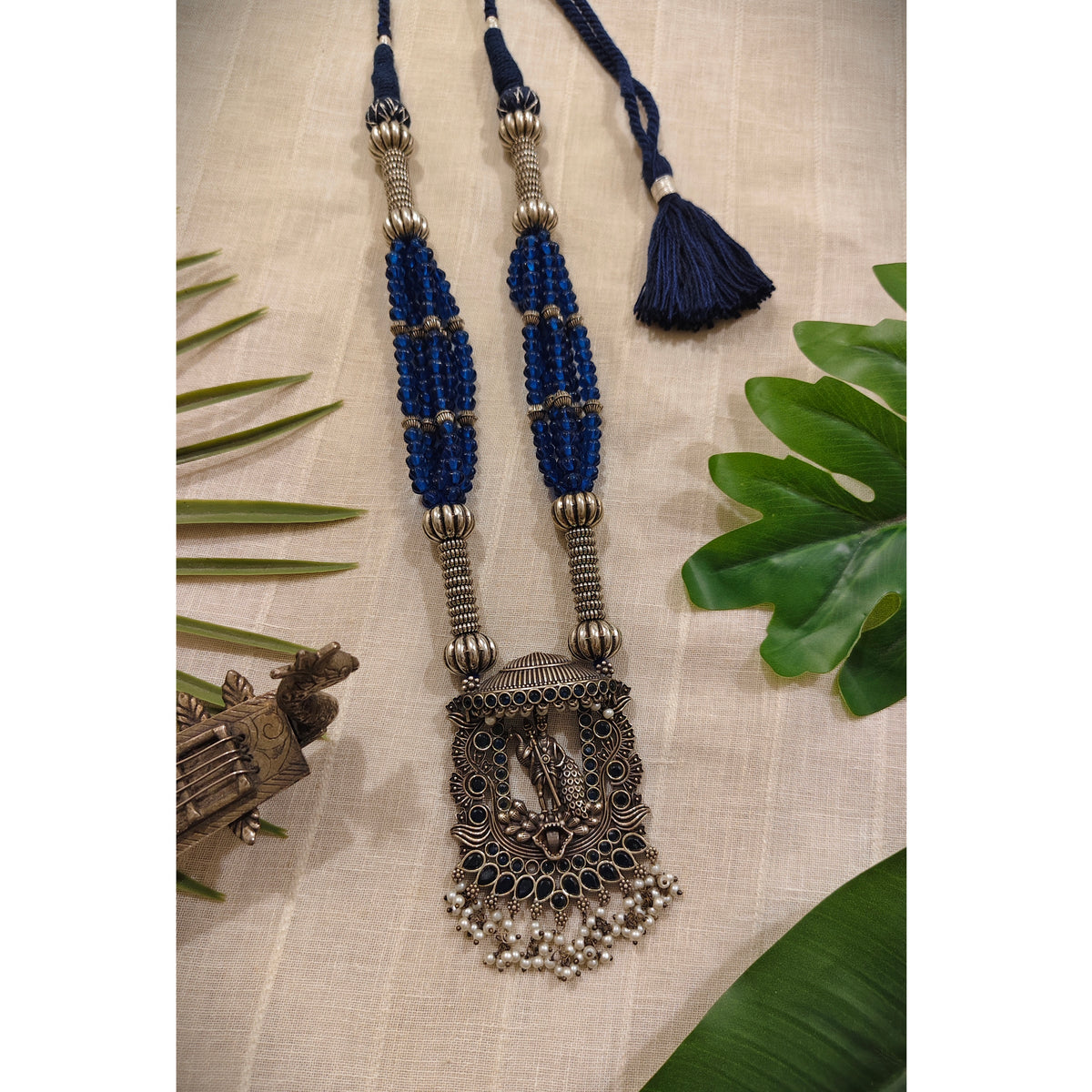 Beautiful Designer Stone Embedded Pendant Beaded Necklace