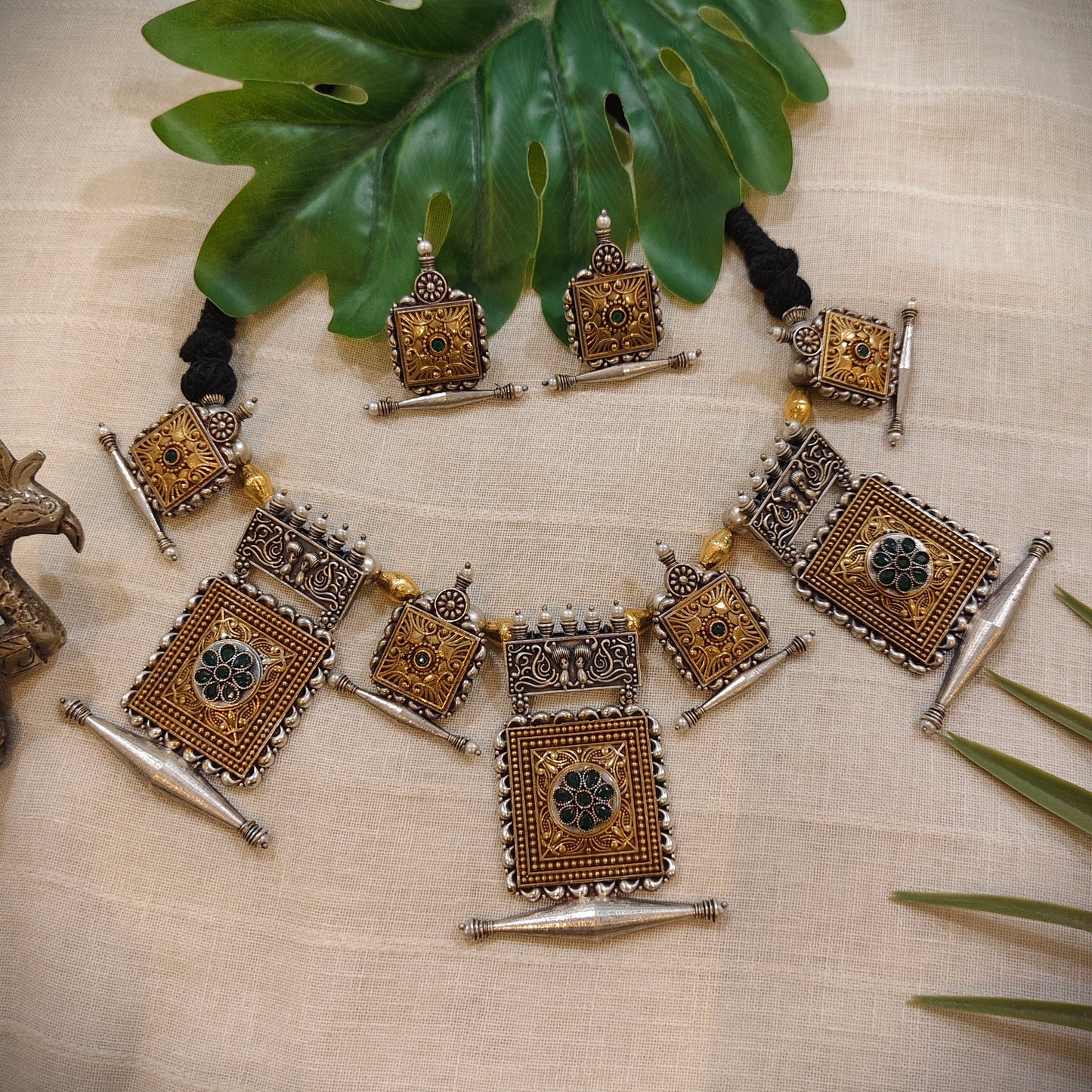 Beautiful Dual Tone Neckpiece With Earrings