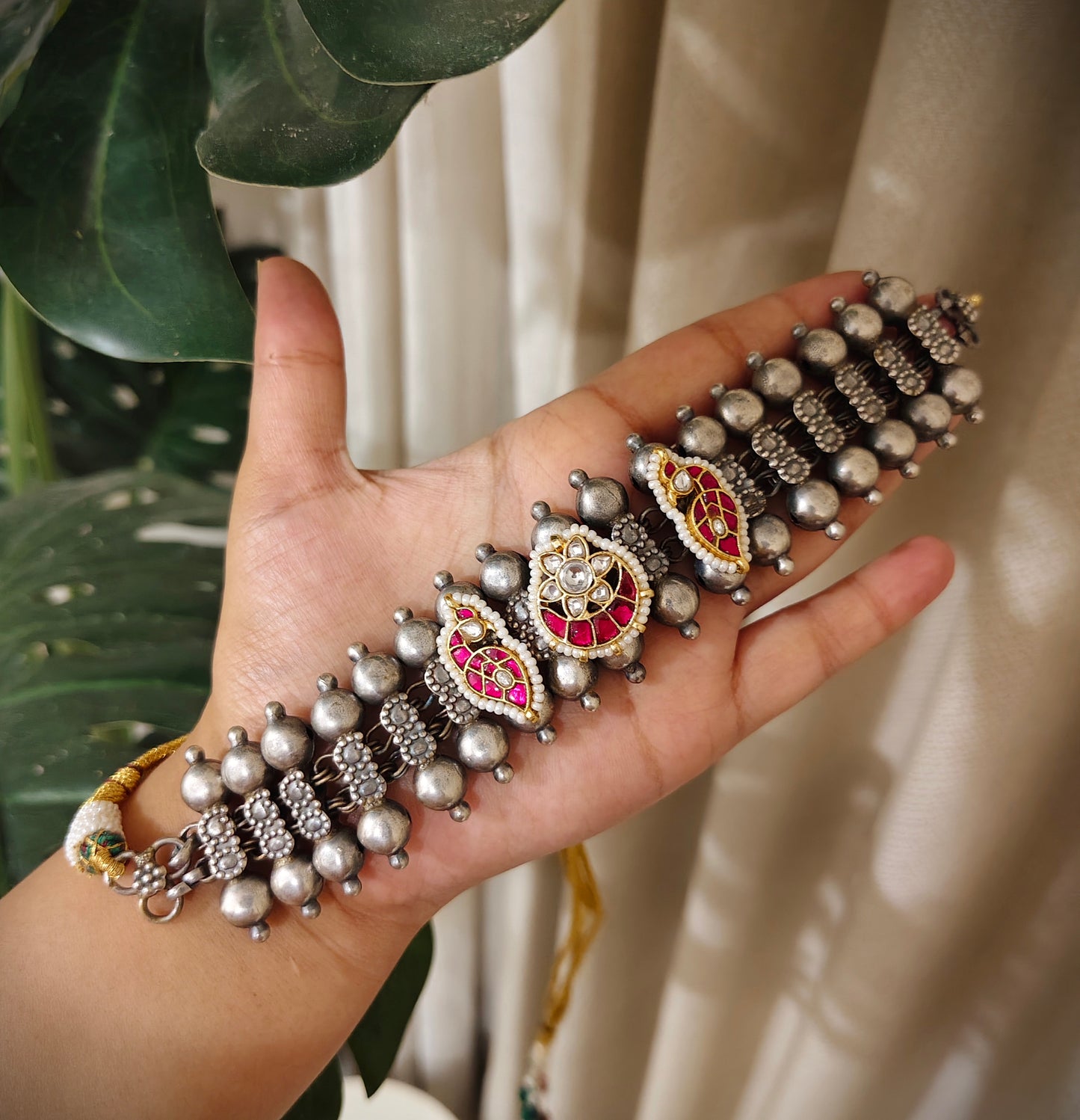 Beautiful Designer Kundan Detailing Sleek Choker