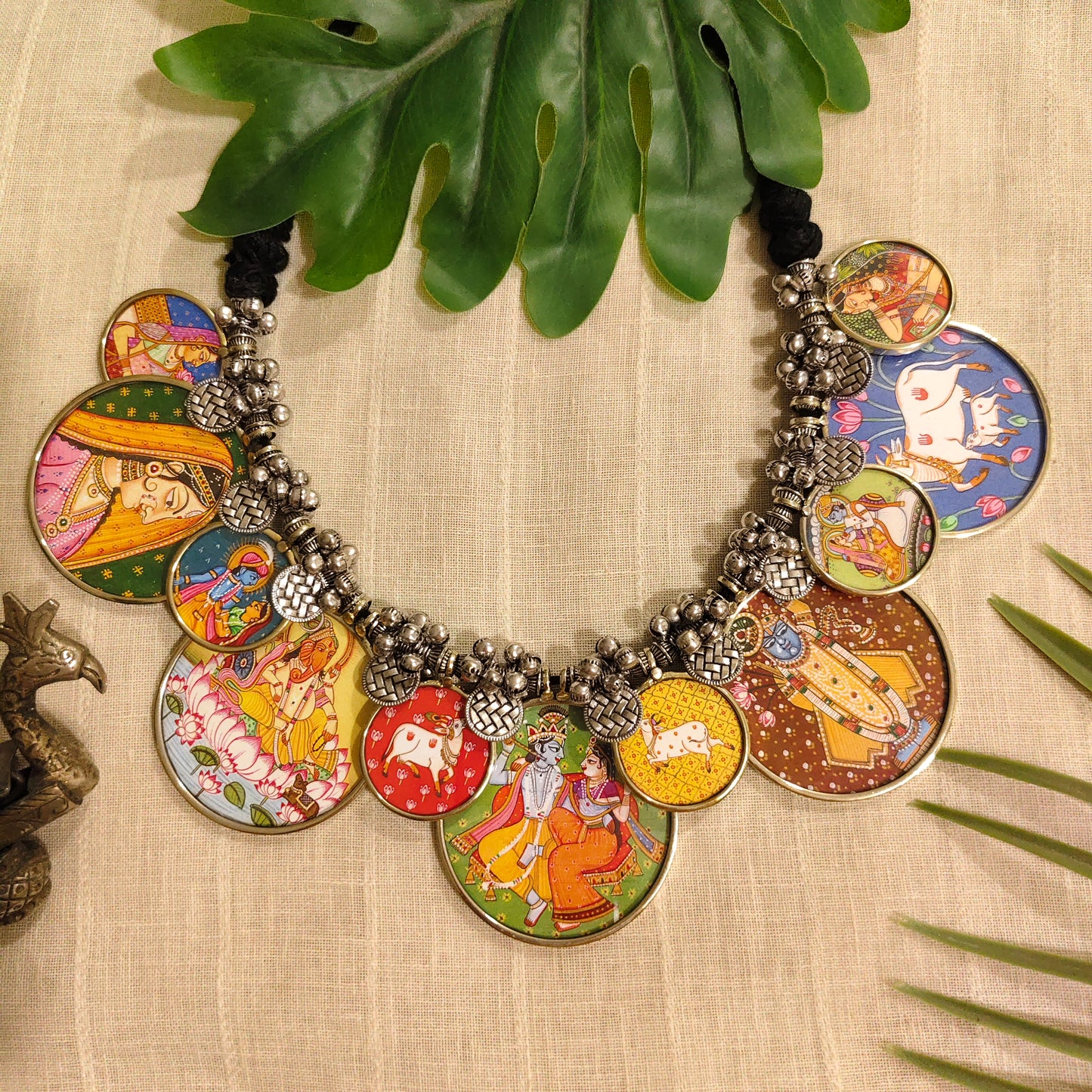 Beautiful Designer Overlapping Painting Mix Neckpiece
