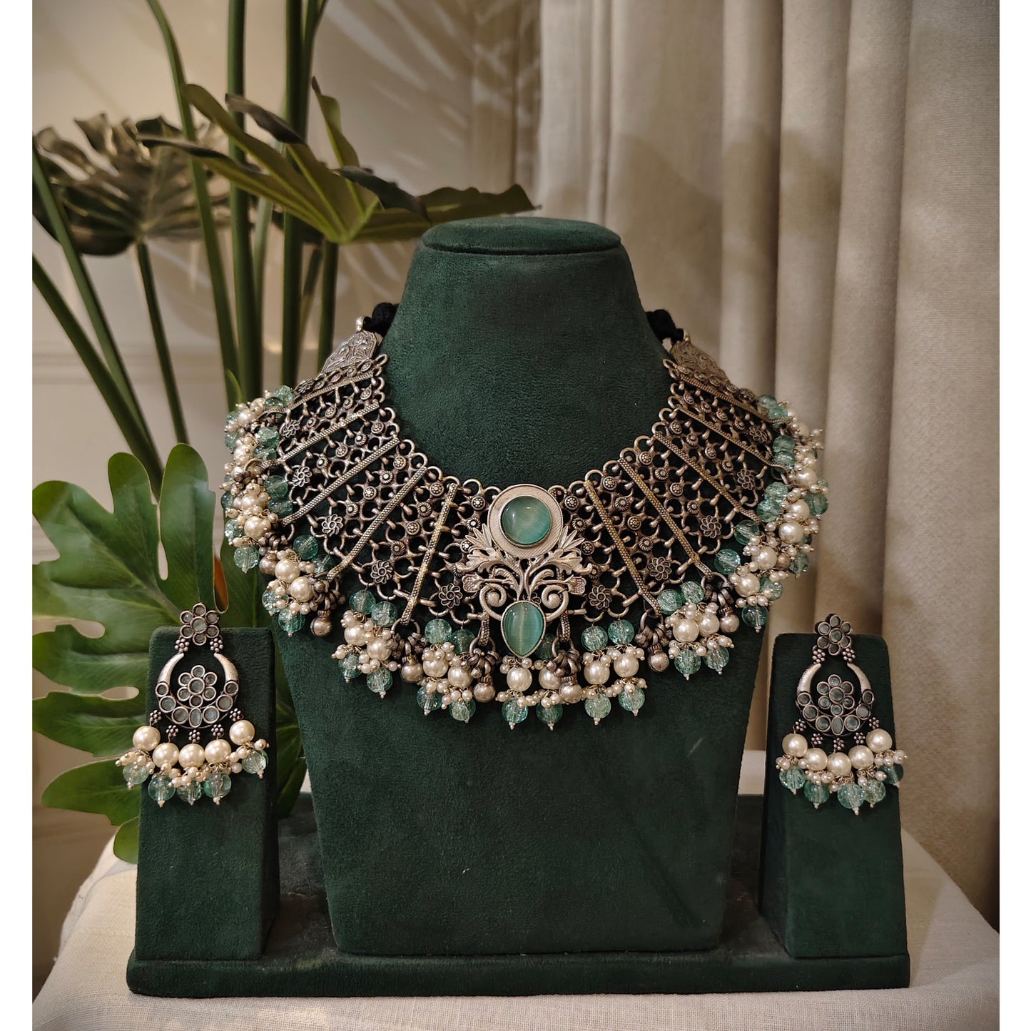 Beautiful Designer Jaal Patta With Stone Embedded Pendant (Free Earrings)