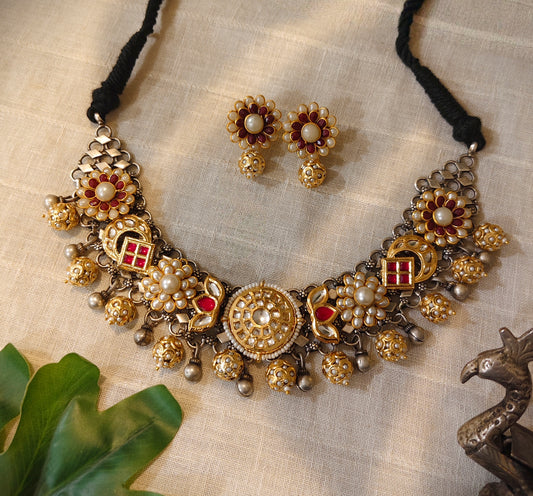 Beautiful Designer Kundan Detailing Heavy Looking Neckpiece With Earrings