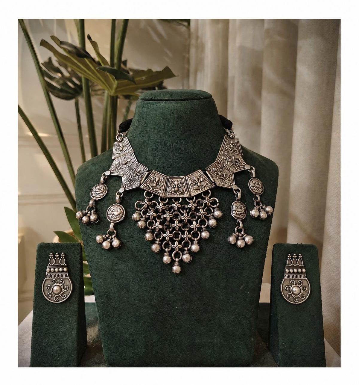 Beautiful Designer Jaal Neckpiece With Earrings