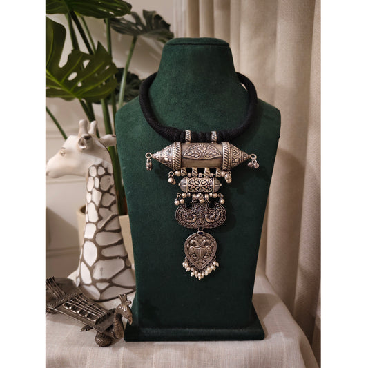 Beautiful Designer Taabiz Long Pendant Hasli Style Dori Neckpiece