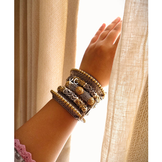 Beautiful Designer Dual Tone Adjustable Kada Set Of 5