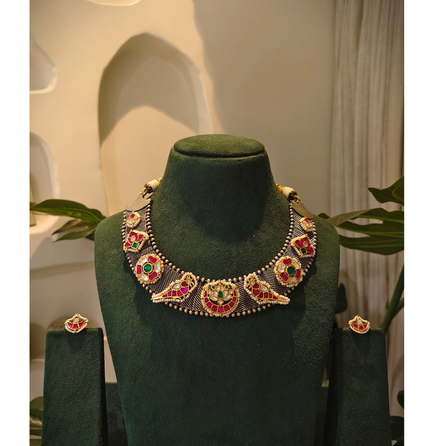 Beautiful Designer Kundan Detailing Neckpiece With Earrings