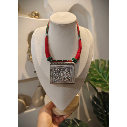 Beautiful Designer Chitai Pendant Dori Necklace