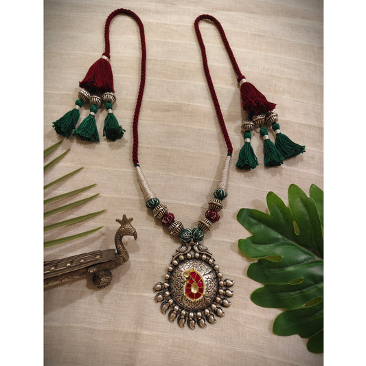 Beautiful Designer Kundan Detailing Pendant Necklace With Handmade Dori