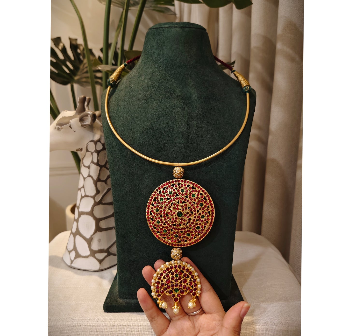 Beautiful Designer Rakodi Pendant Hasli Style Golden Necklace