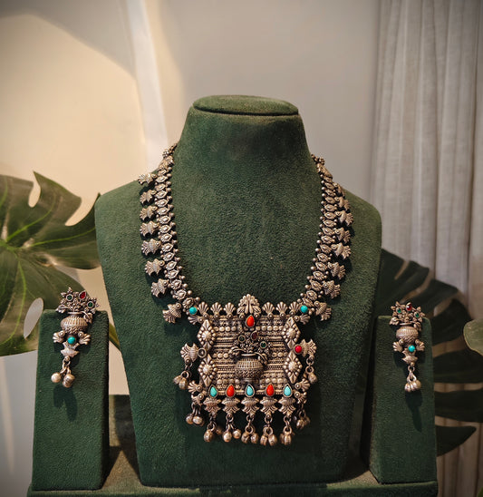 Beautiful Designer Stone Embedded Kolhapuri Necklace With Earrings