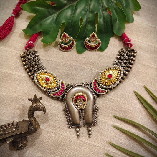 Beautiful Designer Kundan Detailing Neckpiece With Earrings