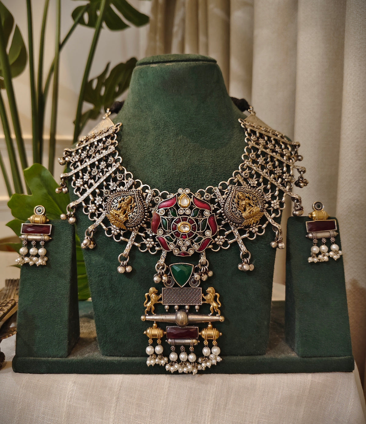 Beautiful Designer Kempstone Dual Tone Neckpiece With Earrings