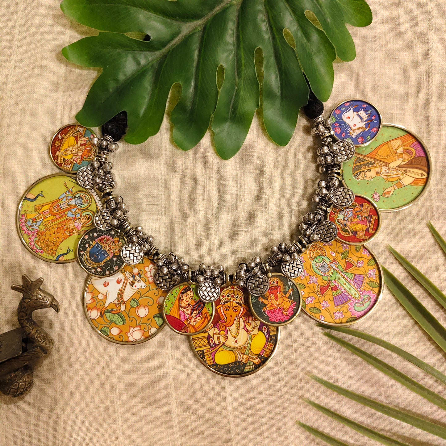 Beautiful Designer Overlapping Painting Mix Neckpiece