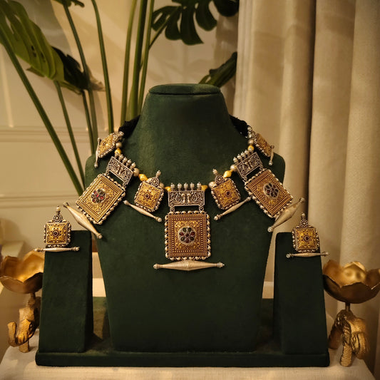 Beautiful Designer Dual Tone Neckpiece With Earrings