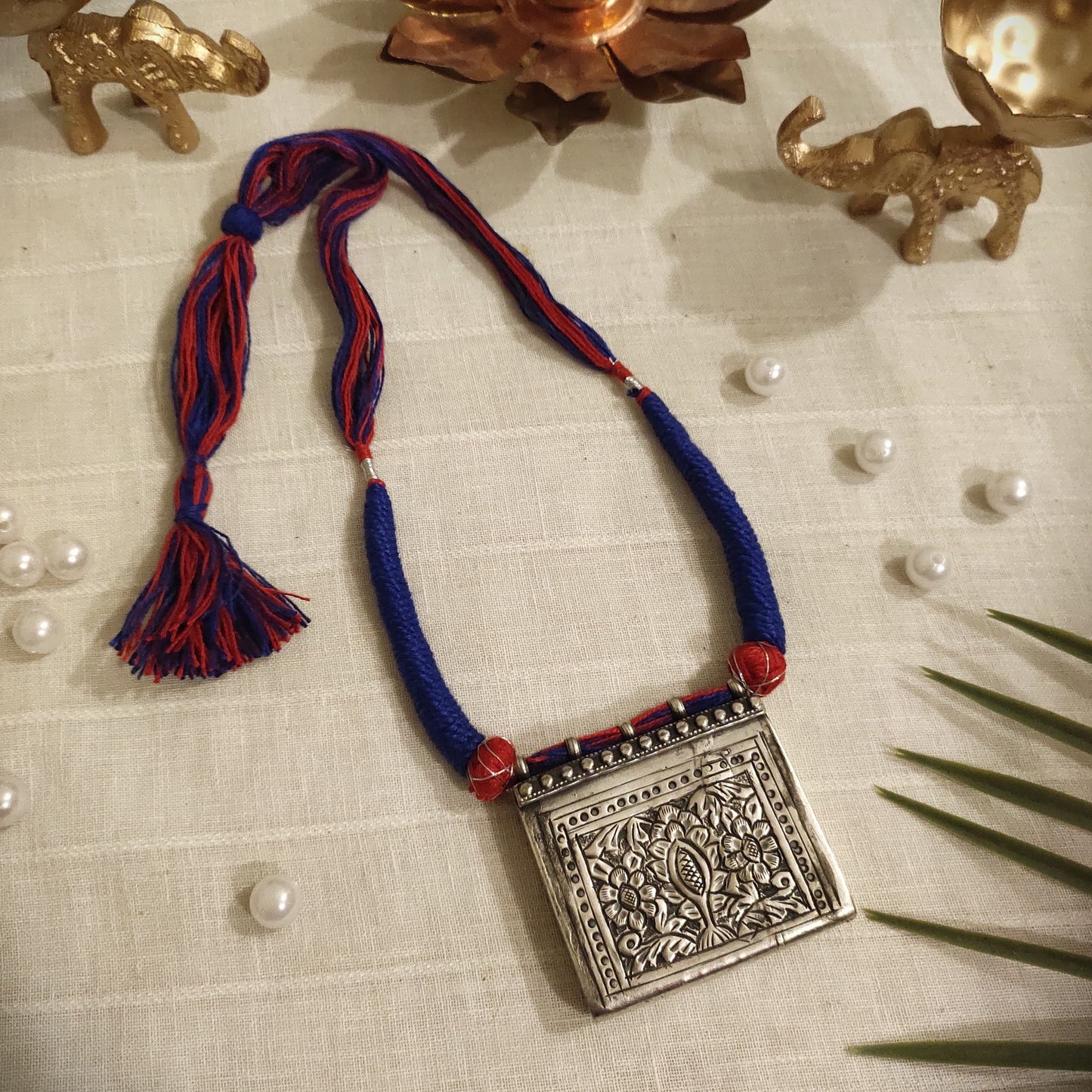 Beautiful Designer Chitai Pendant Dori Necklace