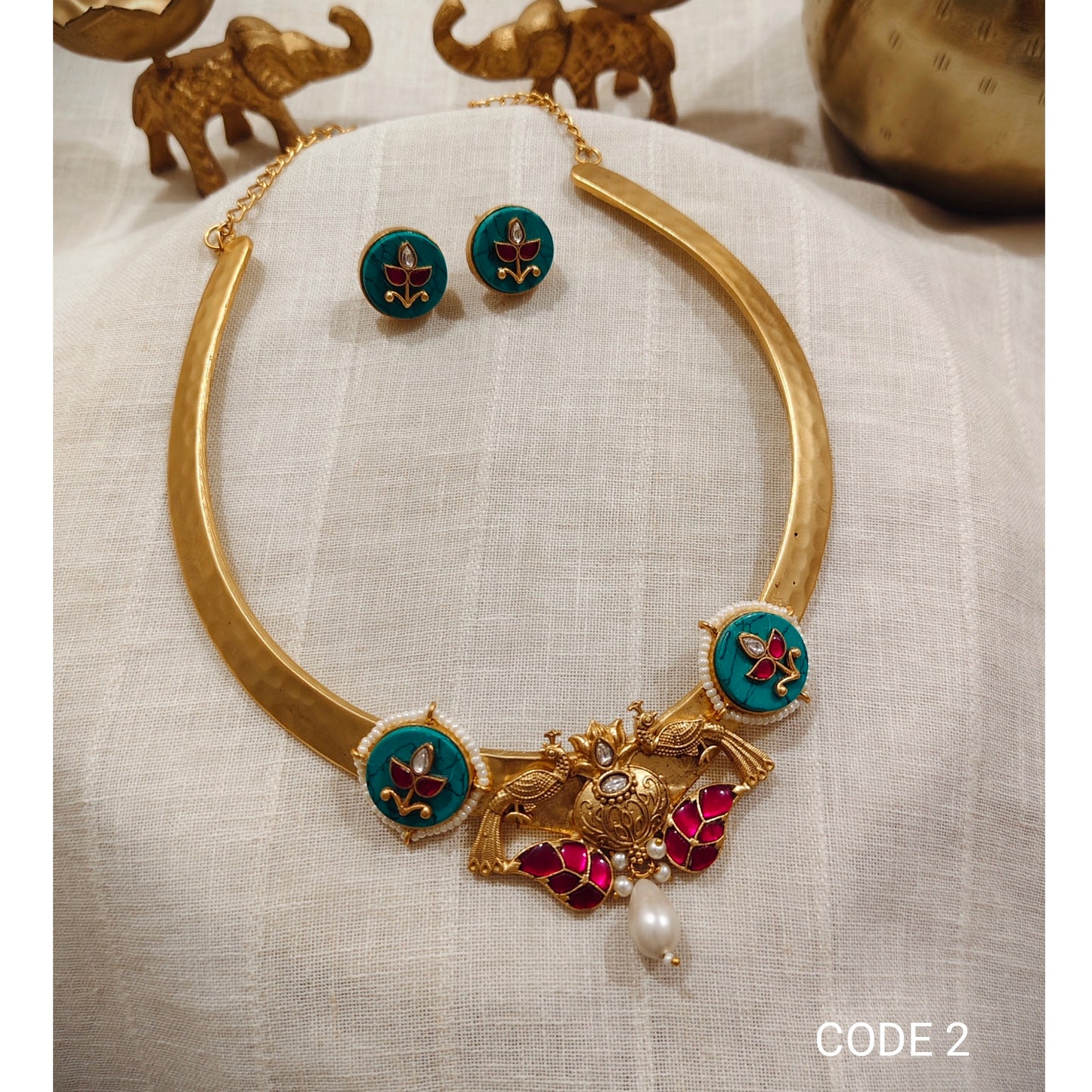 Beautiful Designer Golden Hasli With Earrings