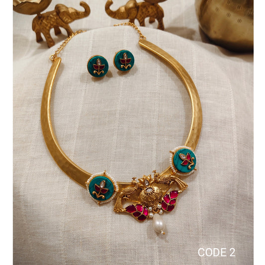 Beautiful Designer Golden Hasli With Earrings