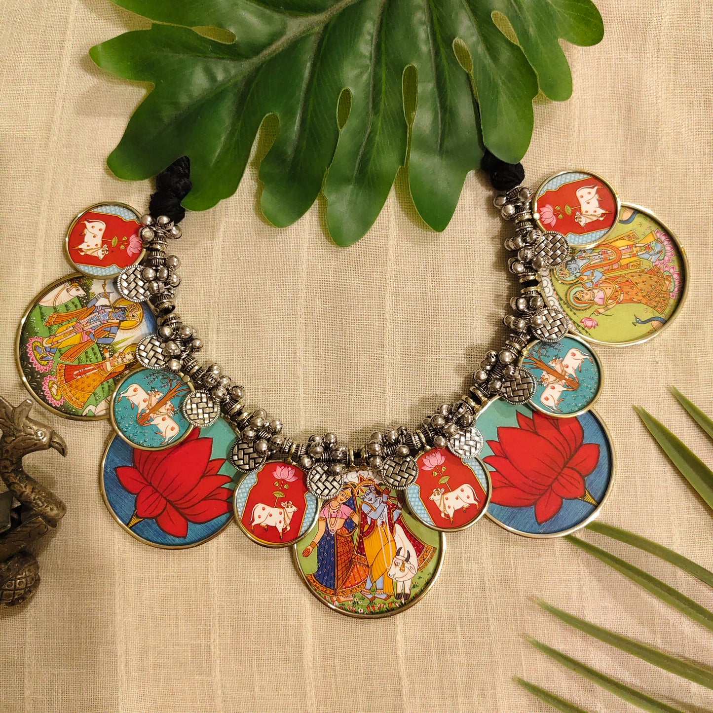 Beautiful Designer Overlapping Painting Mix Neckpiece