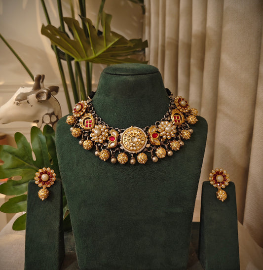 Beautiful Designer Kundan Detailing Heavy Looking Neckpiece With Earrings
