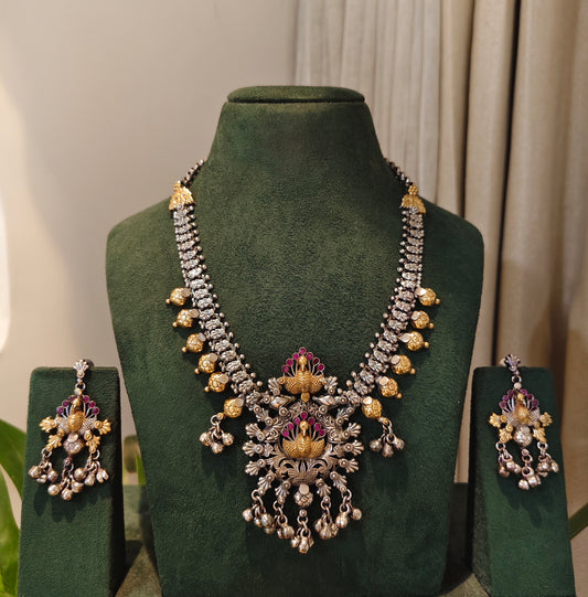 Beautiful Designer Stone Embedded Kolhapuri Necklace With Earrings