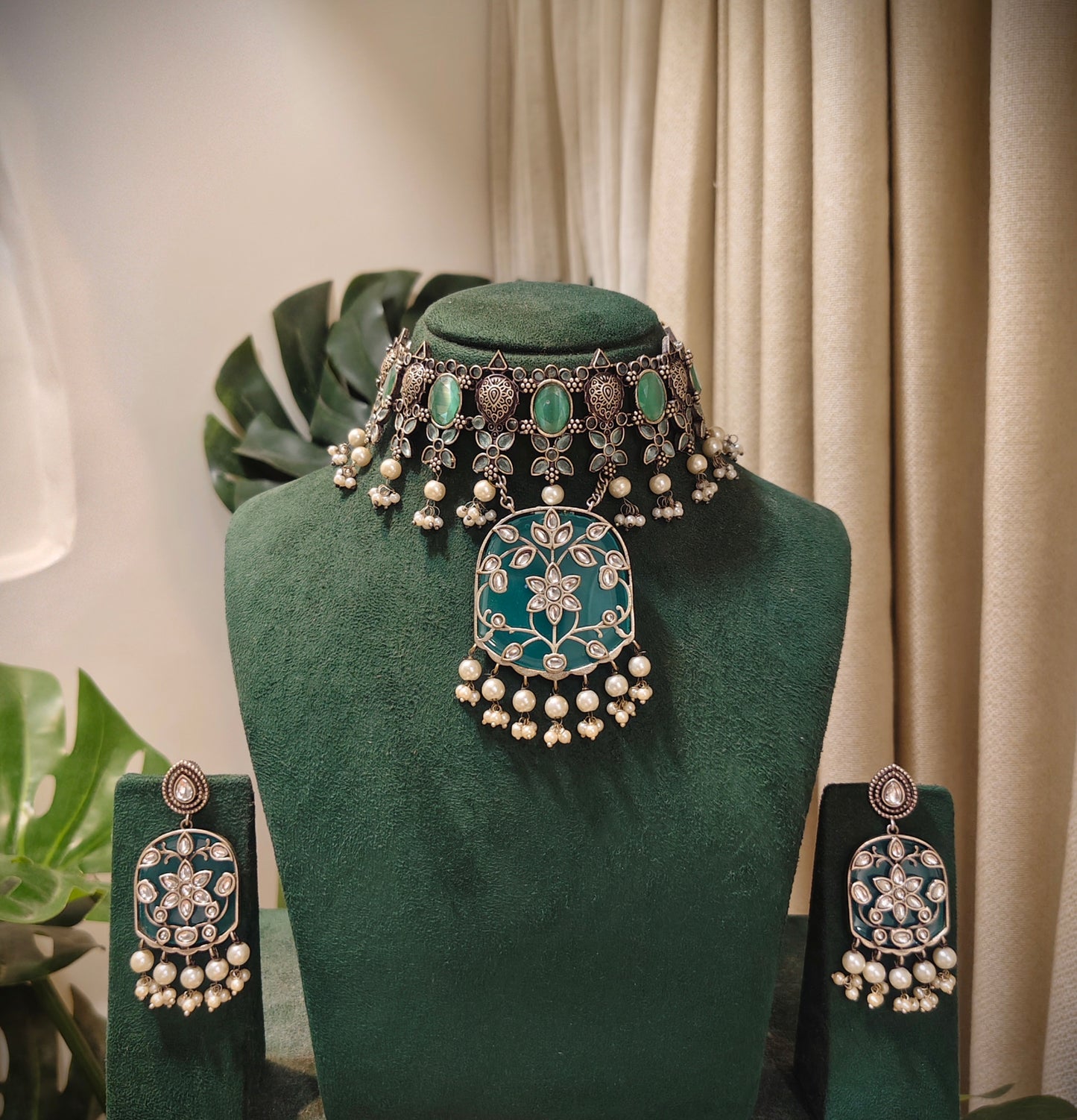 Beautiful Designer Jaal Pendant Choker Without Earrings (no earrings)