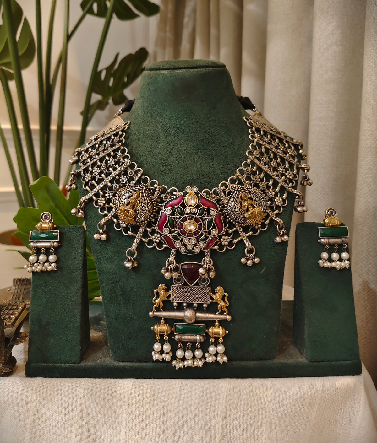 Beautiful Designer Kempstone Dual Tone Neckpiece With Earrings
