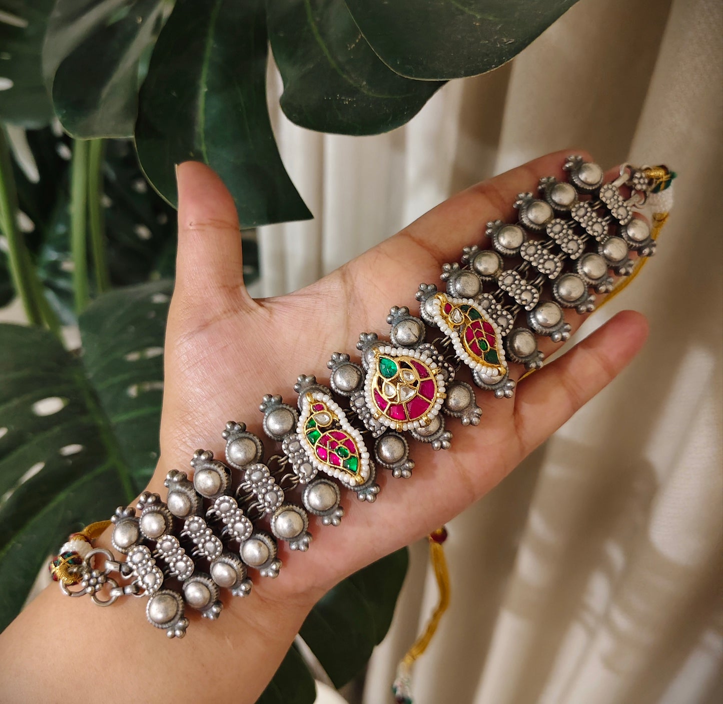 Beautiful Designer Kundan Detailing Sleek Choker