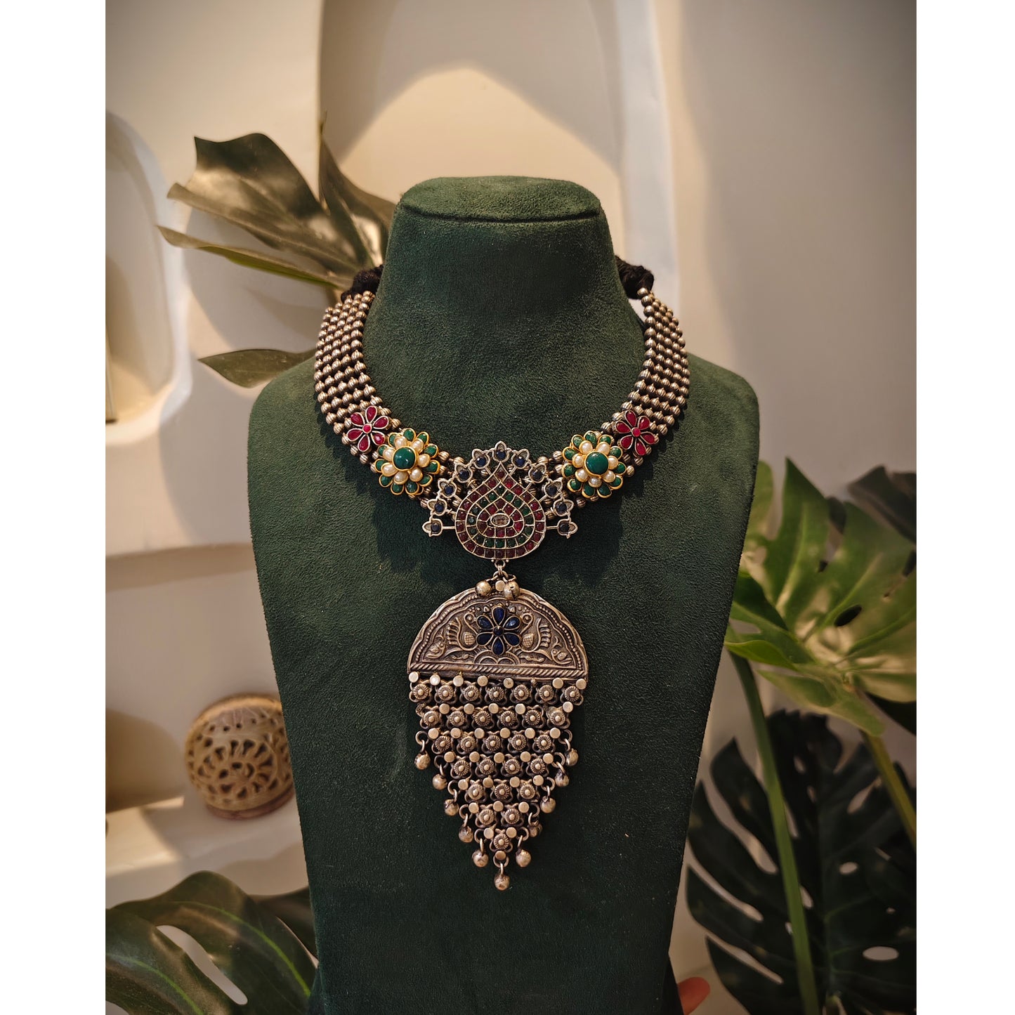 Beautiful Designer Stone Embedded Kundan Detailing Pendant Neckpiece