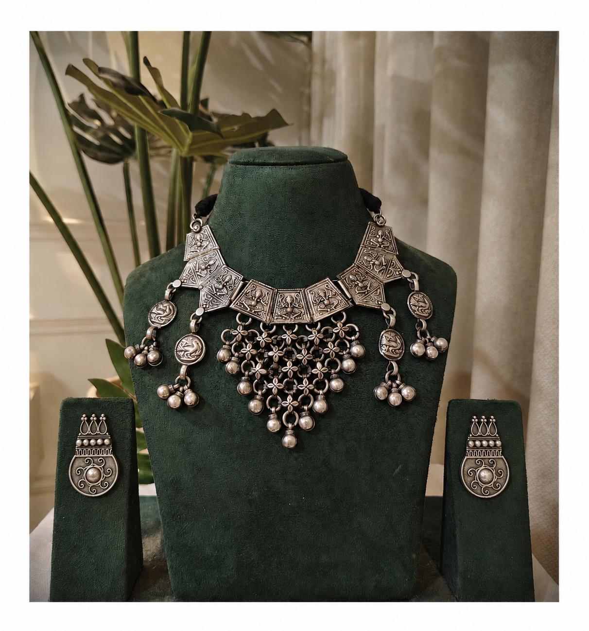 Beautiful Designer Paatri Neckpiece With Jaal Latkan & Earrings