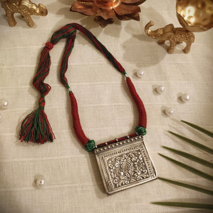 Beautiful Designer Chitai Pendant Dori Necklace