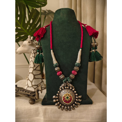 Beautiful Designer Kundan Detailing Pendant With Handmade Dori